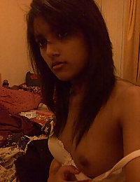 mobile camera pics of young indian college girl exposing