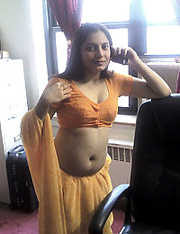indian girls posing naked on camera